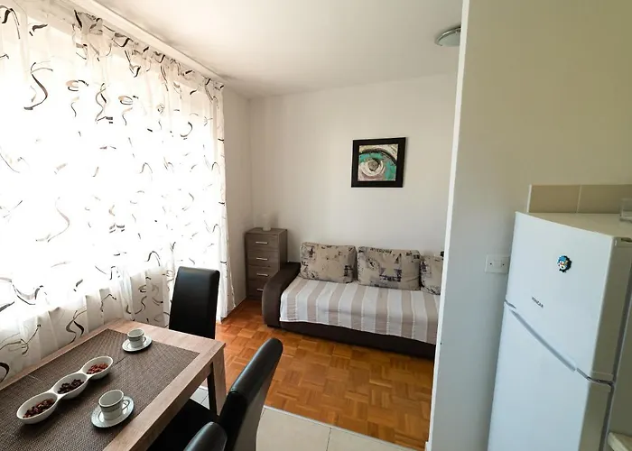 M&s شقة فوديس